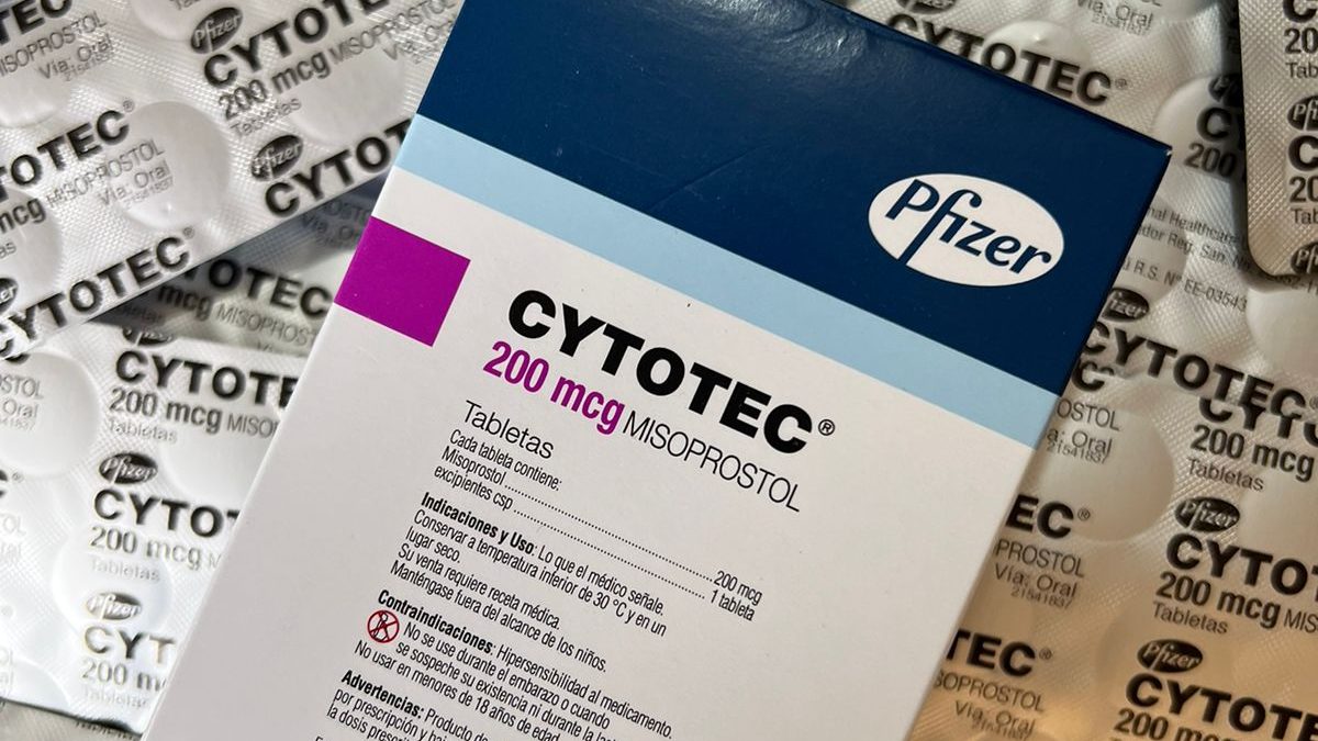 Embalagem de Cytotec em fotografia editorial sem autenticação